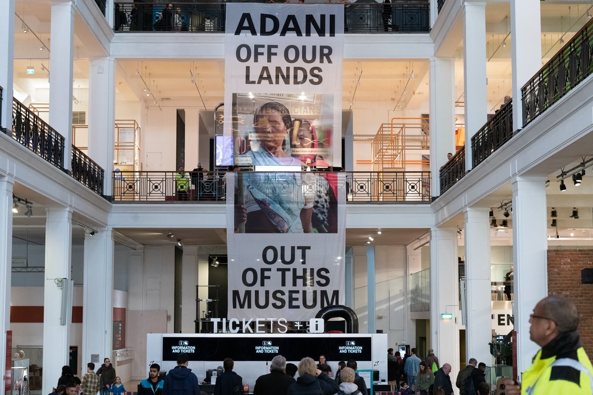 💥Wow! This weekend saw huge resistance to unethical sponsorship of two of London’s major museums - by the climate justice movement, Palestine solidarity groups, human rights groups, parents and scientists and young people 🧵1/7