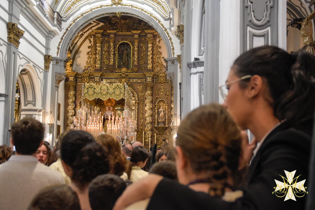"A veces la vida te da favores y otras veces lágrimas" #CofradíasMLG <a href="/lagrimasyfav/">Lágrimas y Favores</a> <a href="/SubLagrimasyFav/">SUBMARINO LÁGRIMAS</a>