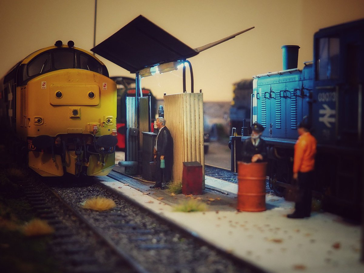 BritRailTog's tweet image. Oh bugger I seem to have missed another #TwitterModelTrainShow. Ahh well. Have some photos from a layout I used to have. @NSE_Latchmere