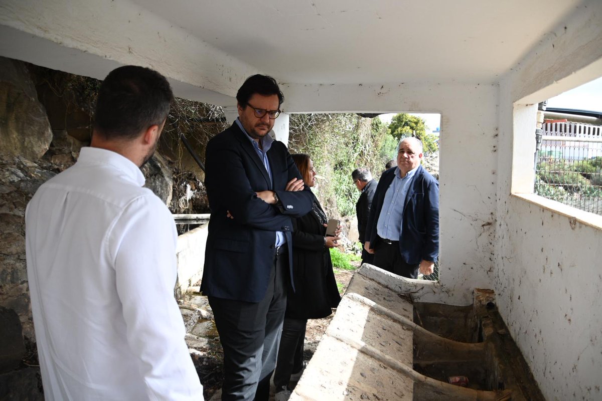 📝🏘️ El gobierno de Telde anota las demandas de los residentes de La Breña 📝🏘️

✍🏽Los vecinos trasladaron las carencias del barrio a los representantes municipales, con el alcalde de la ciudad, Juan Antonio Peña, al frente