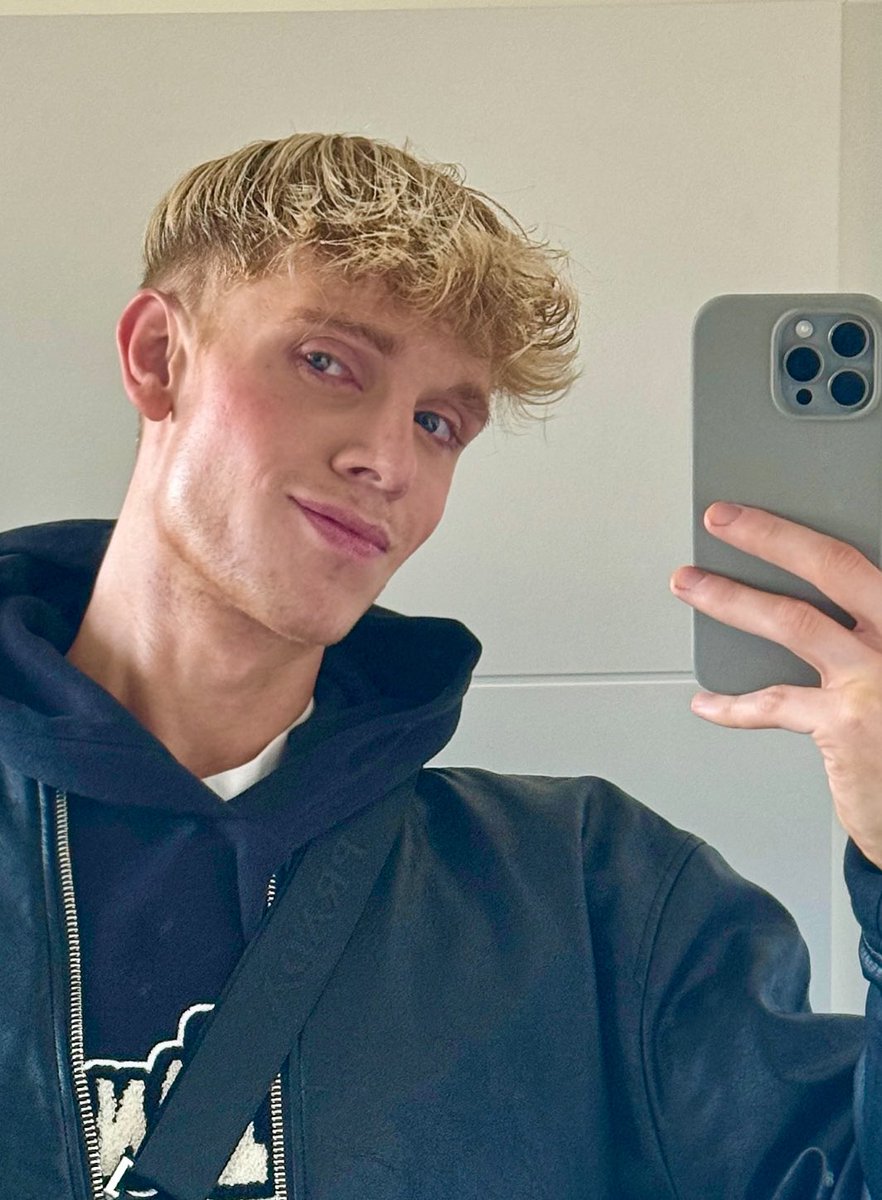 hotsbro1's tweet photo. Rt if you like blonde boys 💦 https://t.co/Yfi3TFgcP8
