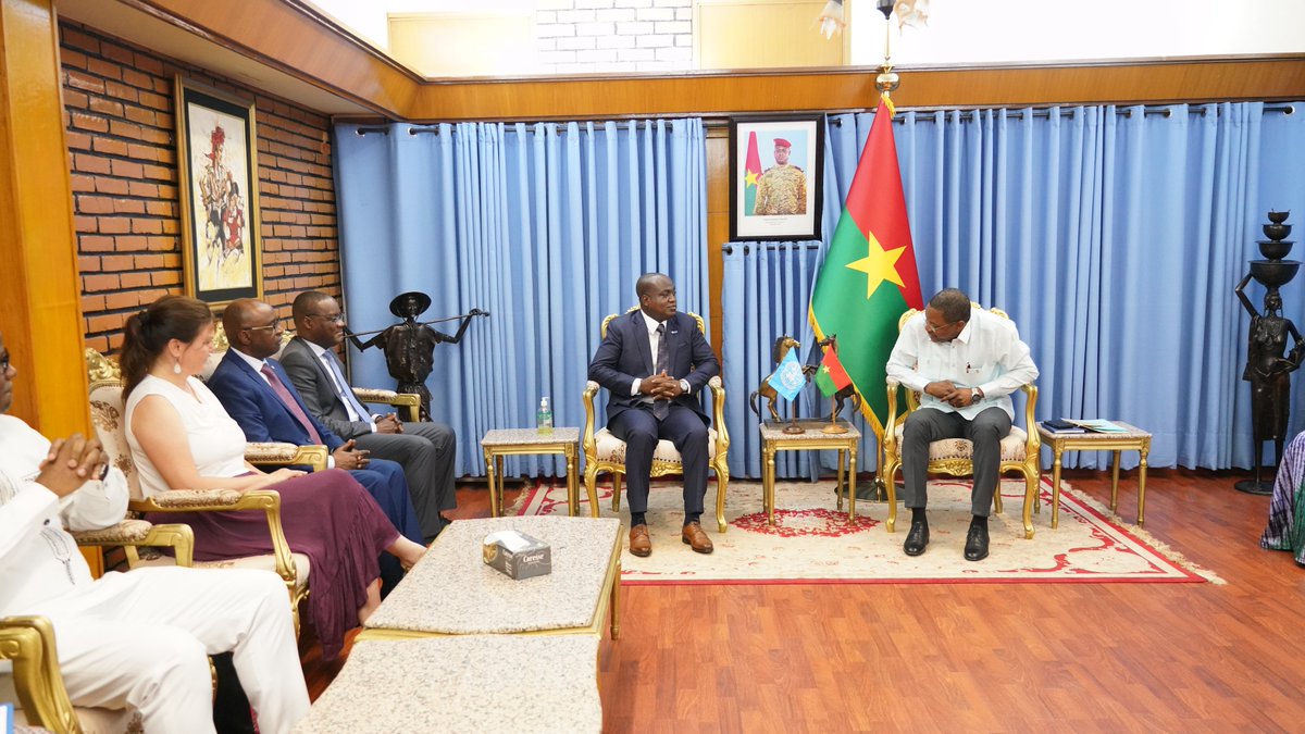 Le nouveau Représentant du HCR 🇧🇫, <a href="/MauriceAz/">Maurice Wed-Az.</a> a officiellement présenté ce matin, ses lettres de créances au <a href="/BurkinaMae/">Burkina Diplomatie</a> , S.E.M Karamoko Jean Marie TRAORE et la Ministre déléguée en charge de la Coopération régionale, Mme Stella Eldine KABRE/KABORE. <a href="/UNHCRWestAfrica/">UNHCR West & Central Africa</a> <a href="/Refugees/">UNHCR, the UN Refugee Agency</a>
