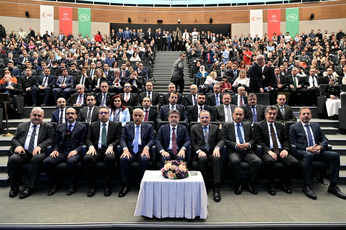 İbrahim Yumaklı (@ibrahimyumakli) on Twitter photo 💧Bizler suyu; anlaşmazlıkların başlangıcı olarak değil barışın yegâne teminatı olarak görüyoruz.
🌍 Su politikamızı, BM'nin bu yıl belirlediği “Barış İçin Sudan Faydalanmak” temasını merkeze alan “hakça” paylaşım anlayışıyla planlıyoruz.
Başta <a href="/dsigovtr/">DSİ Genel Müdürlüğü</a>, <a href="/suyonetimi/">Su Yönetimi Genel Müdürlüğü</a> ve 💧Bizler suyu; anlaşmazlıkların başlangıcı olarak değil barışın yegâne teminatı olarak görüyoruz.
🌍 Su politikamızı, BM'nin bu yıl belirlediği “Barış İçin Sudan Faydalanmak” temasını merkeze alan “hakça” paylaşım anlayışıyla planlıyoruz.
Başta <a href="/dsigovtr/">DSİ Genel Müdürlüğü</a>, <a href="/suyonetimi/">Su Yönetimi Genel Müdürlüğü</a> ve