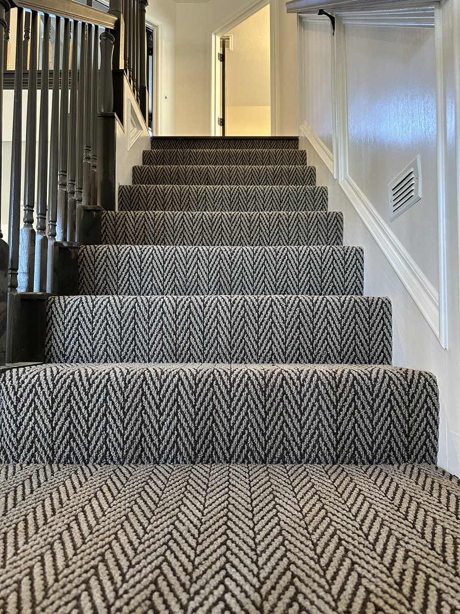 marlonAllen1405's tweet image. Staircase Makeover Completed ☑️ #homeservices #dfwcontractor  #remodel #renovation #restoration