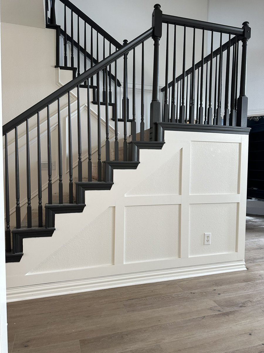marlonAllen1405's tweet image. Staircase Makeover Completed ☑️ #homeservices #dfwcontractor  #remodel #renovation #restoration