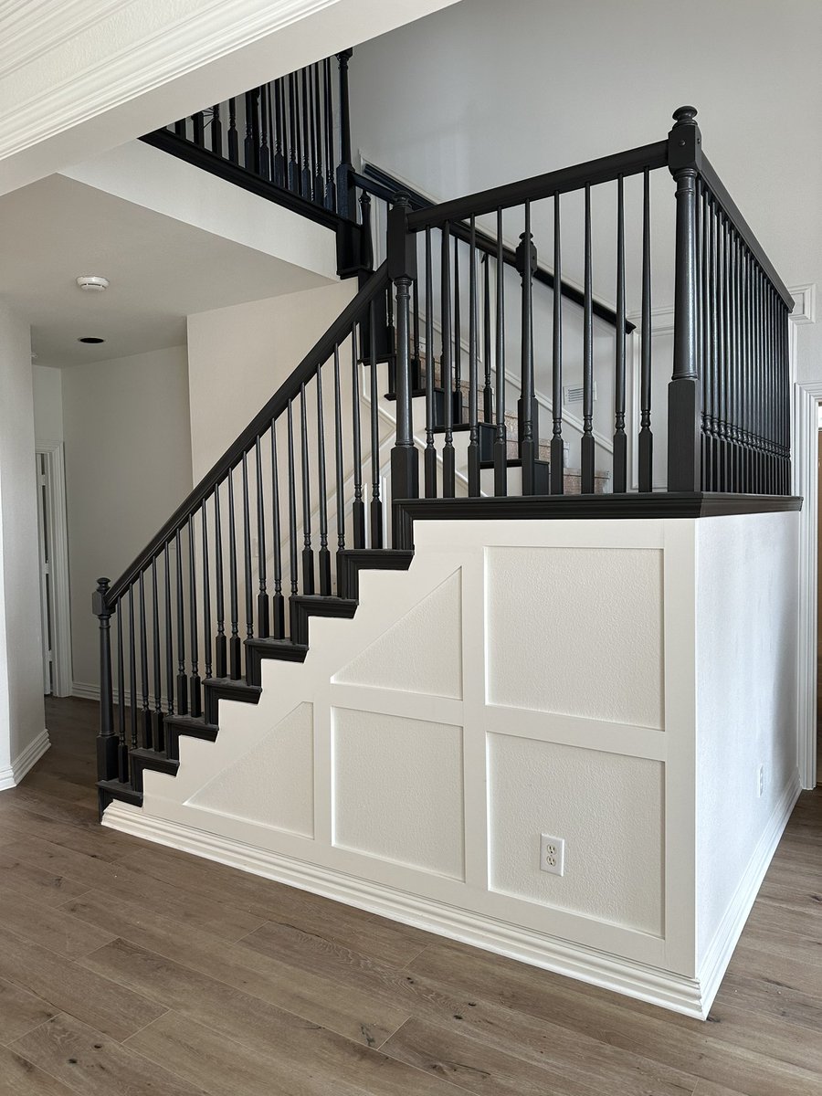 marlonAllen1405's tweet image. Staircase Makeover Completed ☑️ #homeservices #dfwcontractor  #remodel #renovation #restoration