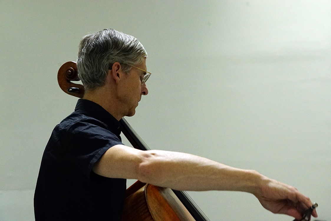 Tonight: Charles Curtis kicks off his 4 day residency He will be performing: - Tashi Wada: Landslide - Alvin Lucier: Slices for cello and pre-recorded orchestra cafeoto.co.uk/events/charles…