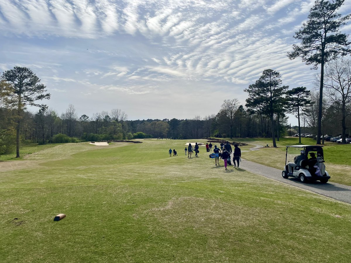 ChimneysGolf's tweet photo. We enjoyed a great day for the MSGL (Middle School Golf League)!🏌️‍♀️Our instructors helped 48 jrs to prep them for their season. ⛳️

#juniorgolf #pgaprofessional #welovethisgame #golfisforeveryone #municipalgolf #chimneysgolfcourse #chimneysgolflessons #golflessons #golfinstruction https://t.co/RKtW7iXYDw