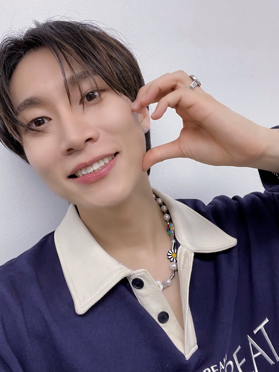 아니 목라인이 왤케 예쁘지.....?
아니너무사슴임 이미친사냥꾼새끼내가현피떠서ㅈㄴ조져줄거임