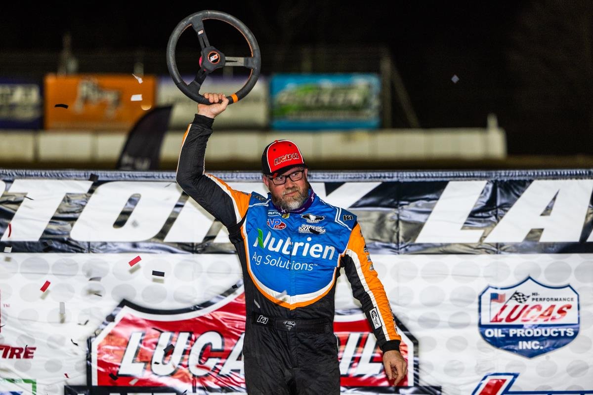 'Super Man' @TheFast49 picked up his second @LucasDirt win of the season Sunday night, this time at @AtomicSpeedway Speedway. Details: tinyurl.com/3f3fczcm