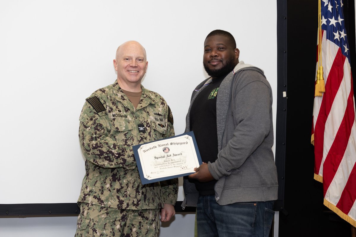 Norfolk Naval Shipyard leadership recognized a team of nearly 50 employees supporting work on USS Toledo’s (SSN 769) steering hydraulic cylinder as part of the boat’s Engineered Overhaul. #maintenancematters #teamnavalreactors #technicalexcellence dvidshub.net/news/466617/no…