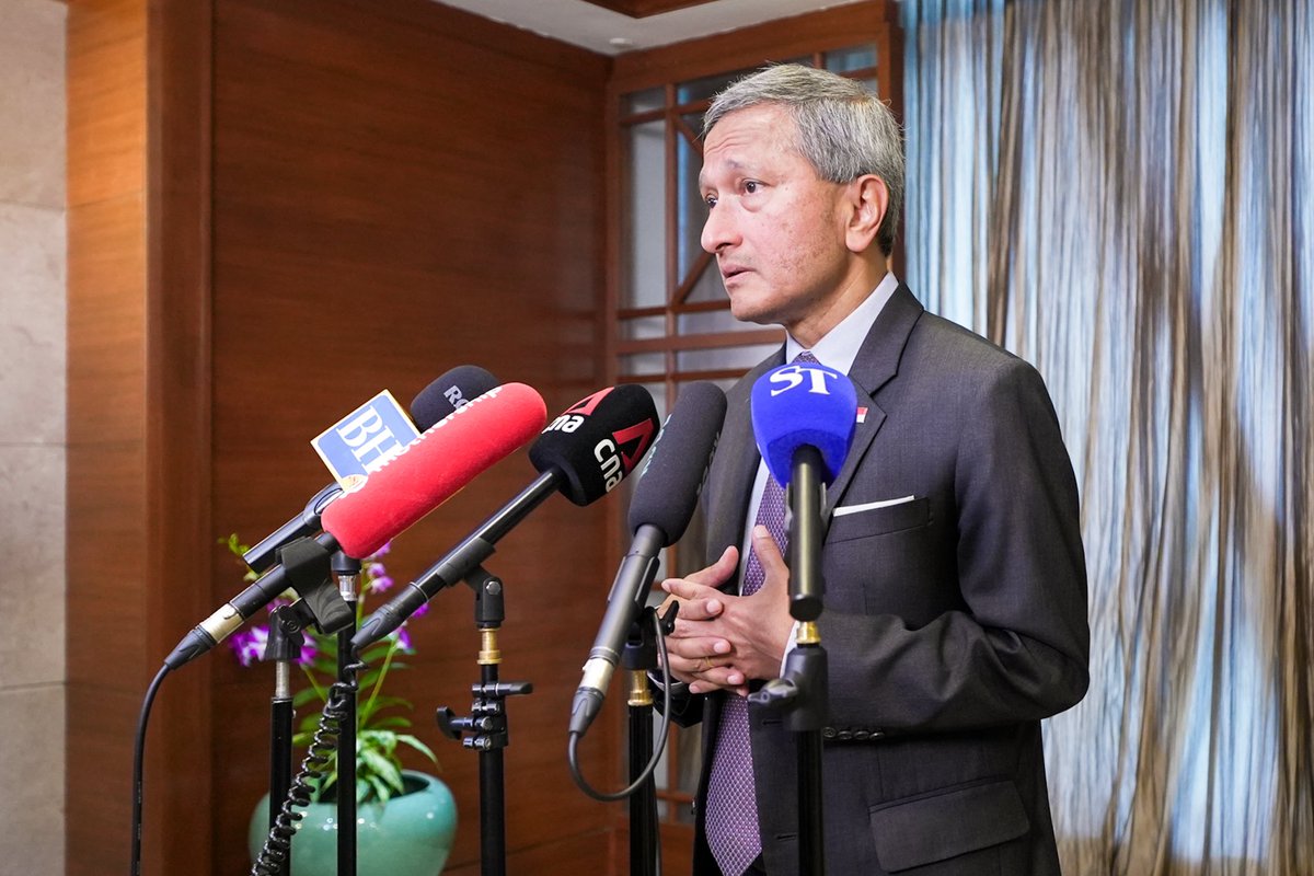 Foreign Minister Dr @VivianBala had a doorstop interview with Singapore media today following his working visit to the Middle East. Read the full transcript here: go.gov.sg/postfmvme-door…