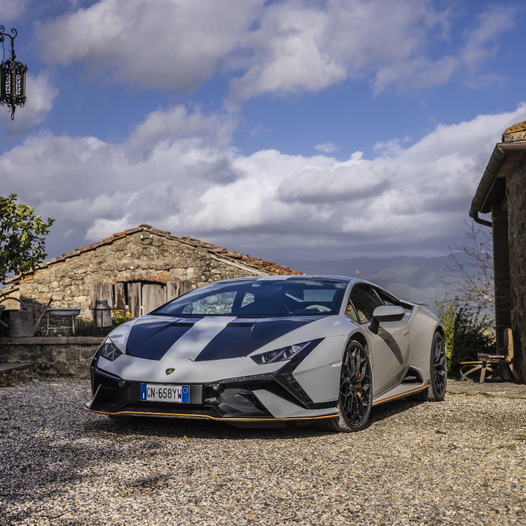 Cutting-edge technology, unparalleled performance, and a design that commands attention... The Huracán Tecnica.

#TakeAllYourSoulsToDrive #LamborghiniTunbridgeWells

Huracán Tecnica: fuel consumption combined 14,5 l/100km (WLTP); CO2-emissions combined: 328 g/km (WLTP)