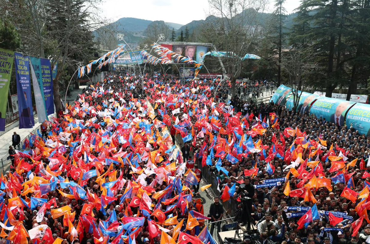 Koordinatör olarak görev aldığım Tokat'ta 
CB ve Genel Başkanımız Sayın <a href="/RTErdogan/">Recep Tayyip Erdoğan</a>’ın teşrifleriyle Tokat Mitingimizi gerçekleştirdik.
Dünya Liderimiz Cumhurbaşkanımız Sayın Recep Tayyip Erdoğan'ı bağrına basan Tokatlı hemşhrilerime teşekkür ederim
31 Mart'ta Zafere Yürüyeceğiz
