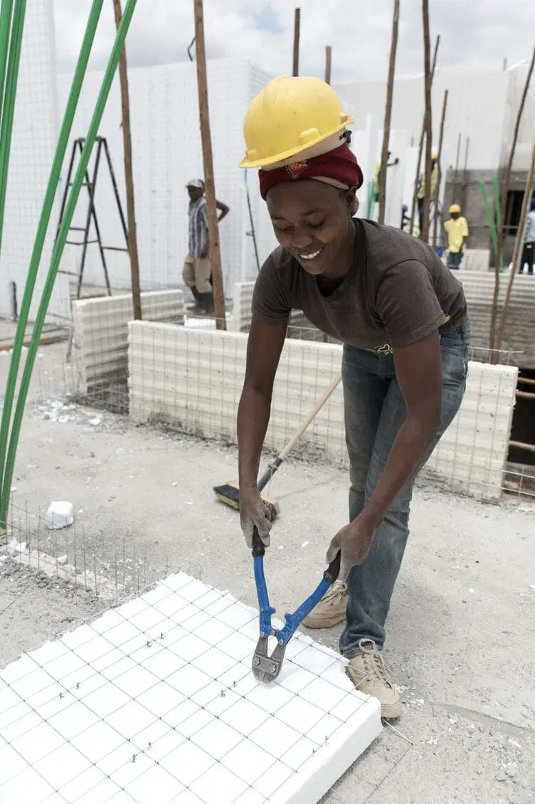 Cooperatives are opening doors for #womenentrepreneurs by creating safe and inclusive educational opportunities in traditionally male-dominated industries, such as the energy sector. Check out our latest blog by @ashley_holst globalcommunities.org/blog/strengthe… @USAIDKenya