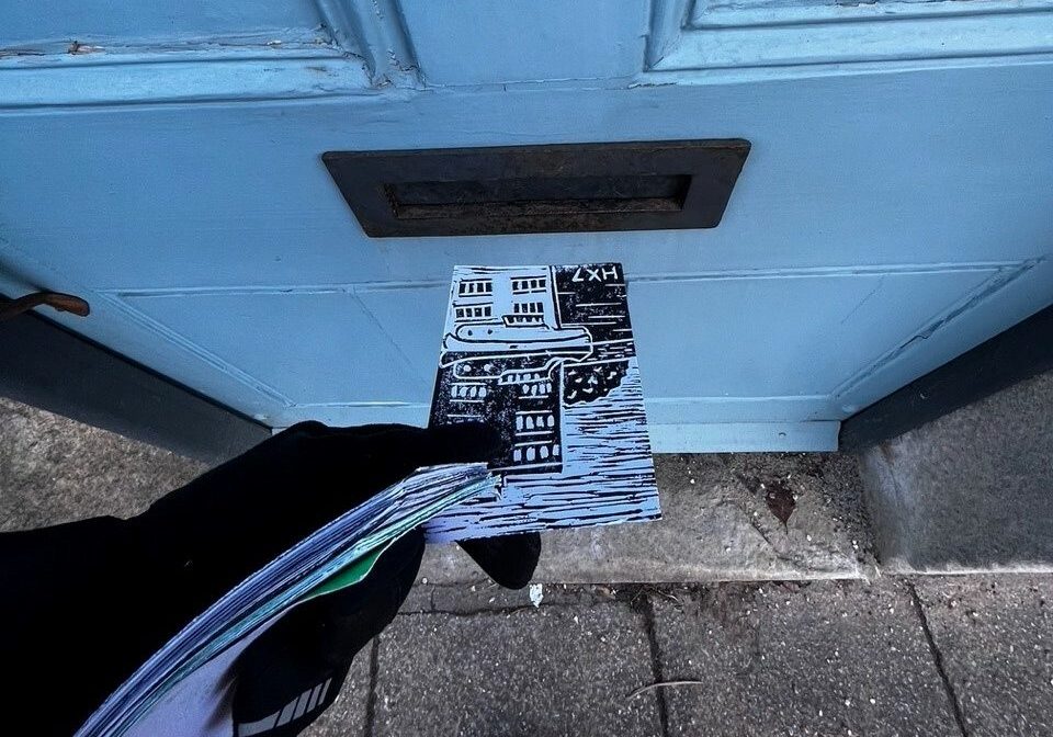 Back in January, mysterious pieces of art were posted through the letterboxes of Hebden Bridge and Heptonstall. But who made them, and why? Find out here: northernlifemagazine.co.uk/mysterious-pos… #HebdenBridgeArt #HeptonstallMystery #PublicArt #CommunityArt