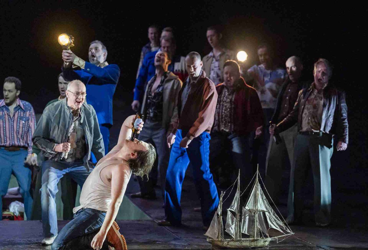 #OperaReview The Royal Opera – Wagner’s Der fliegende Holländer ...The unequivocal musical success is the ROH Chorus, especially the men as the sailors, who provide the real vigour and rough-hewn vim that this seabound work requires.  bit.ly/4a8UXoK