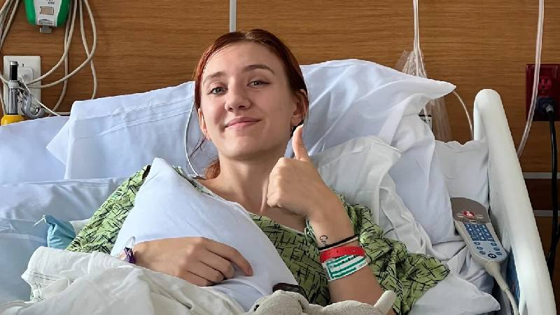 Elektronik sigara kullanıyorsanız bir daha düşünün!

ABD'nin Wisconsin eyaletinde 20 yaşındaki Karlee Ozkurt adlı bir kadının akciğerleri, 5 yıldır kullandığı elektronik sigara nedeniyle söndü.

Ciğerlerinde kalıcı hasar oluşan ve akciğerleri iğne ve şırıngayla yeniden