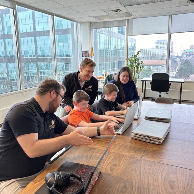Ulnooweg Education Centre (@ulnooweged) on Twitter photo Our new laptops are youth-approved! ✅
Wela'lin <a href="/Bluedrop_BTSI/">Bluedrop Training & Simulation</a> 💧for donating another 13 laptops to support our team in delivering STEAM learning to Indigenous youth across Atlantic Canada.
#STEAMeducation #IndigenousEducation #ShoutOut Our new laptops are youth-approved! ✅
Wela'lin <a href="/Bluedrop_BTSI/">Bluedrop Training & Simulation</a> 💧for donating another 13 laptops to support our team in delivering STEAM learning to Indigenous youth across Atlantic Canada.
#STEAMeducation #IndigenousEducation #ShoutOut
