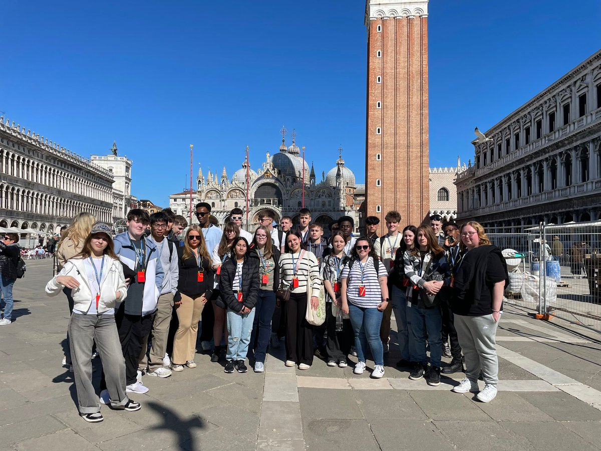 Day 2 of Coláiste na Mí on tour - Our day in Venice finished with a tour of a famous glass factory were we got a demonstration on the steps to make ornate glassware. #coláistenamí #CNM2024 #cnmontour #venice #northitaly #glassfactorytour