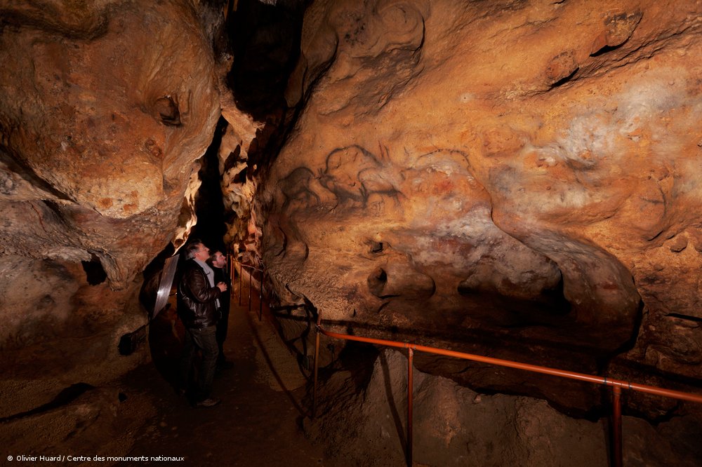 le CMN (@lecmn) on Twitter photo RRRrrrr !!! 🦣
Partez sur les traces des Hommes préhistoriques dans le <a href="/PPerigordNoir/">Pays du Périgord Noir</a> aux #Eyzies ! Suivez l’une visite guidée des grottes et abris de la vallée de la Vezère.
Plus d'info : sites-les-eyzies.fr/visiter/visite… RRRrrrr !!! 🦣
Partez sur les traces des Hommes préhistoriques dans le <a href="/PPerigordNoir/">Pays du Périgord Noir</a> aux #Eyzies ! Suivez l’une visite guidée des grottes et abris de la vallée de la Vezère.
Plus d'info : sites-les-eyzies.fr/visiter/visite…