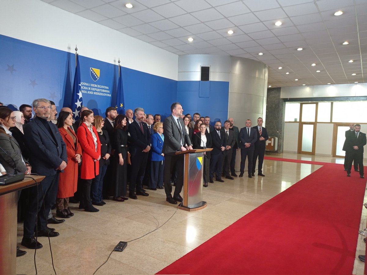 v_kurtic's tweet photo. @DinoKonakovic: "Srusili smo zid populizma koji je okovao BiH. Pokazali smo da je moguce sjediti i dogovarati. Ranije su ti paravani populizma bili jedina scena. Ova koalicija je usvojila 16 zakona, usvojili rekordan budžet i otpoceli pregovore sa Frontexom." @novabhtv https://t.co/eb9CfaQm7f