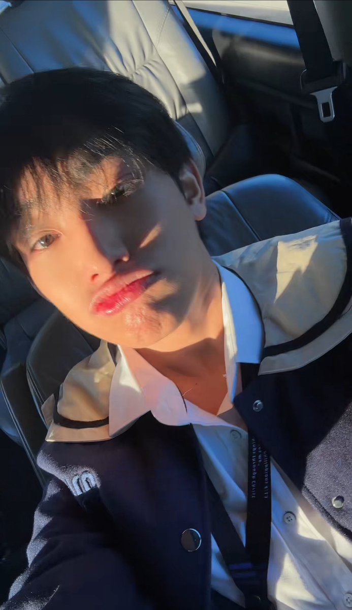 gvenzki's tweet photo. Pwede na 'yan parehas naman nasisinagan ng araw HAHAHAHAHA
15ASAYAW KITA AXL
#DumplingSelcaDay
#15thWithAxl #AJAA
#AJAA_AXL @axllukecab https://t.co/pUKBh5iX6m