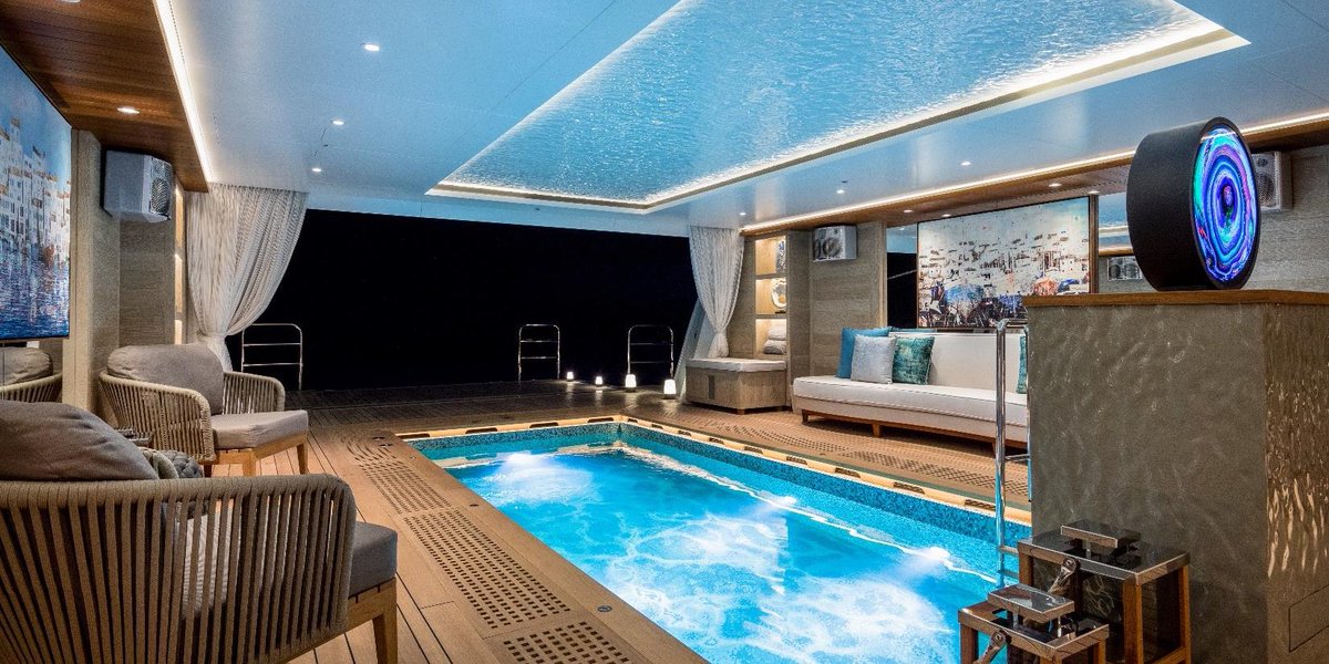 M/Y Victorious has all the essential features that most of our clients want. A helipad to arrive in style, an excellent movie room to entertain the family, a large swimming pool to cool down when the sun is out and a warm and cosy fire when it’s not. lomond.yachts/victorious