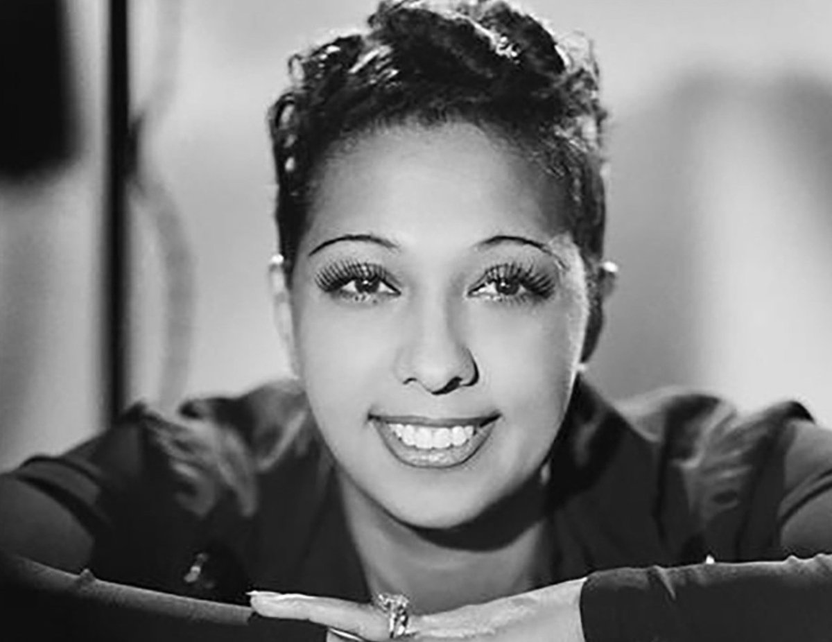 'You are on the eve of a complete victory. You can’t go wrong. The world is behind you.' – Josephine Baker | #motivation #womenshistorymonth