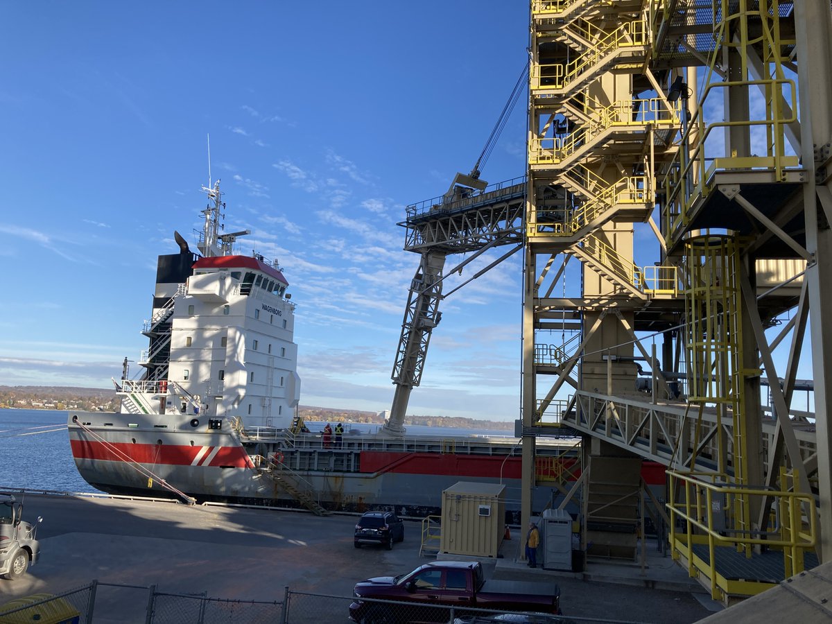 #DYK: The P&amp;H National Grain Asset Network has over 40 locations and 7 terminals spanning coast to coast. We trade virtually every grain that is produced by #CdnAg. Contact us today for your #grain trading needs: parrishandheimbecker.com/grain/

📸: Jay F