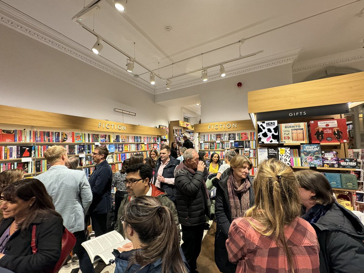 We were delighted with the sold out launch of @davidmarks1958’s book: ‘Lifeblood: stories of Leukaemia Patients and their Doctor’🩸 Click the link to find out more 👉 amzn.eu/d/bVLjdW9 #cancerresearch #cancerawareness #cancercare #cancersupport #cancerpatient