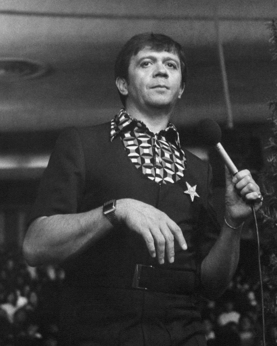 Hoy se conmemora un año de tu partida, te recordamos con mucho amor y te extrañamos todos los días. #chabelo