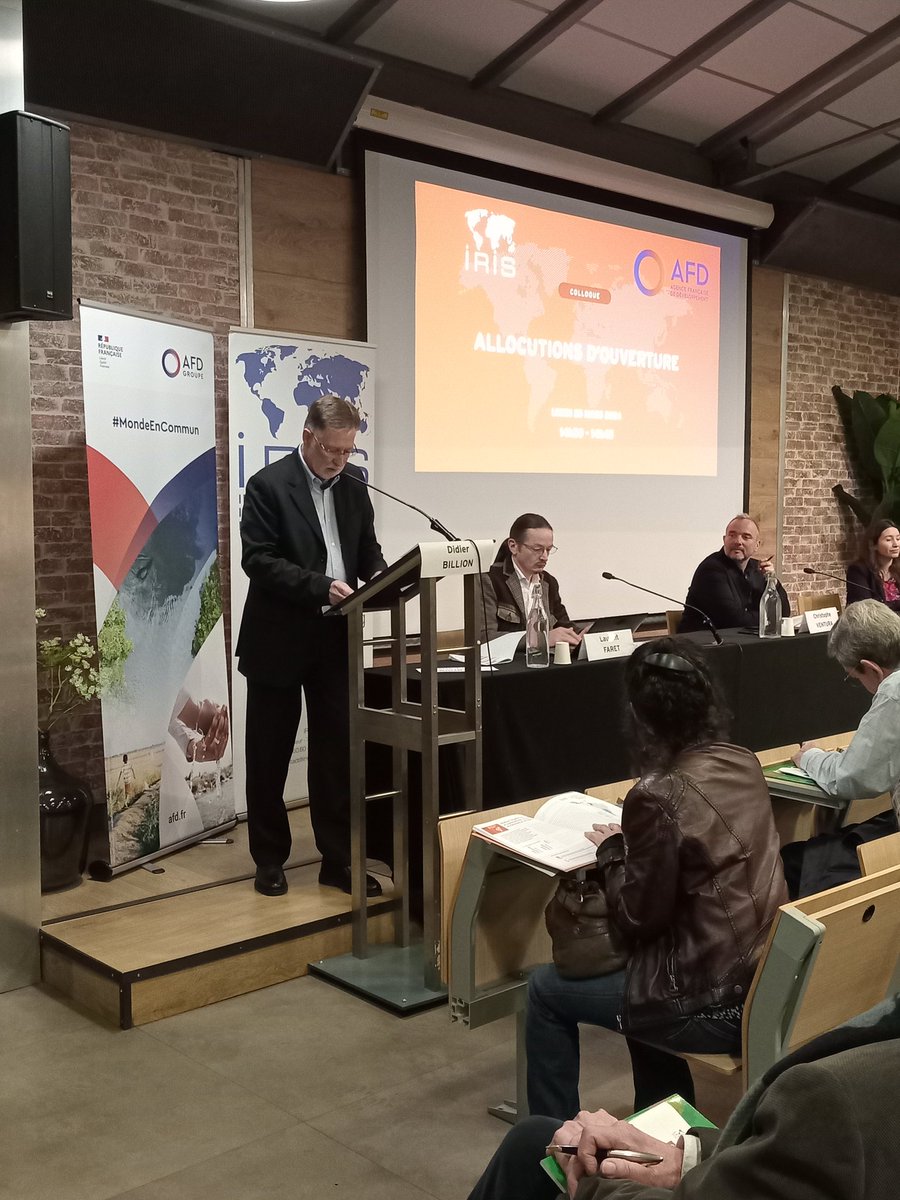 InstitutIRIS's tweet photo. [COLLOQUE IRIS/AFD] 
📢💬@DidierBillion, directeur adjoint de l'IRIS et @bourzai, directrice du département Amérique latine de l'@AFD_France ouvrent le colloque . 
🌎♻️ https://t.co/xRwz9JJj1O