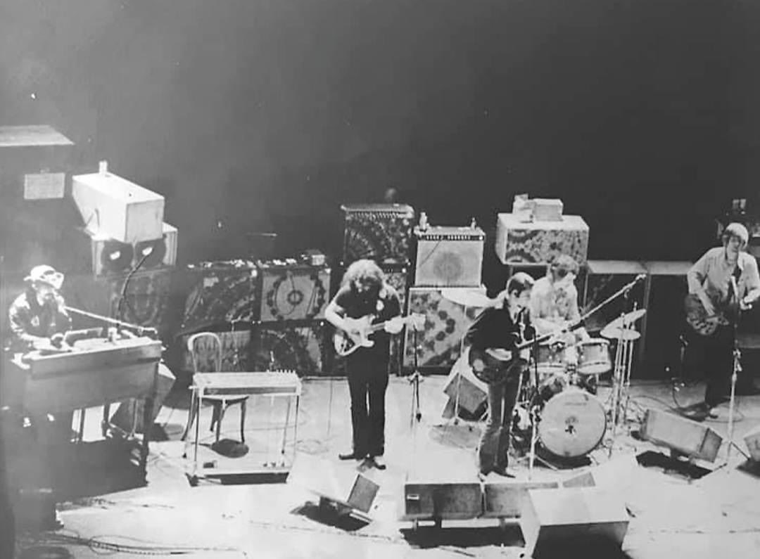 (3/25/72) Academy of music, NYC. <a href="/GratefulDead/">Grateful Dead</a>  (📸Doig Christenson)