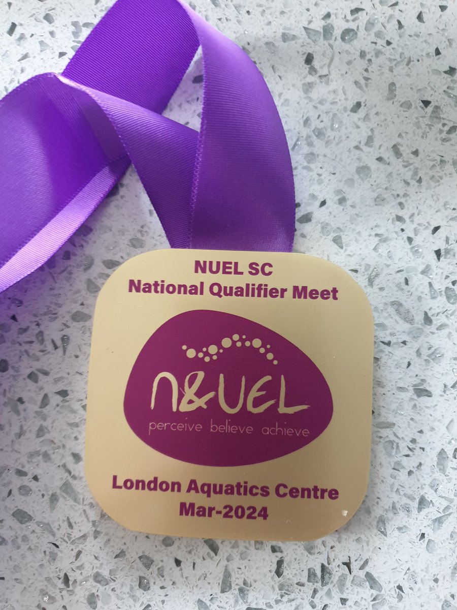 Congratulations to a number of our swimmers who performed strongly in this weekend’s NUEL gala at the LAC. A special mention to Y6 Elia who won gold in the 50m backstroke and Y7 Maddie who won bronze in the 50m breaststroke with a pb & regional qualification time! @CroydonHigh 👏