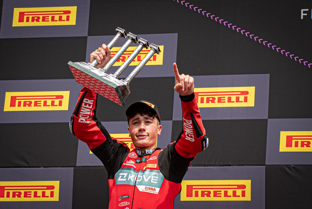 koveracingteam's tweet photo. And it arrived! KOVE’s first podium in the FIM Superbike World Championship! A dreamy start to the season for the Chinese brand.

🇨🇳 这一刻来了! KOVE首次登上FIM超级摩托车世界锦标赛的领奖台! 对于这个中国品牌来说，这是一个梦幻般的开始。

#CatalanWorldSBK #WorldSSP300 https://t.co/yroRUHgu6H