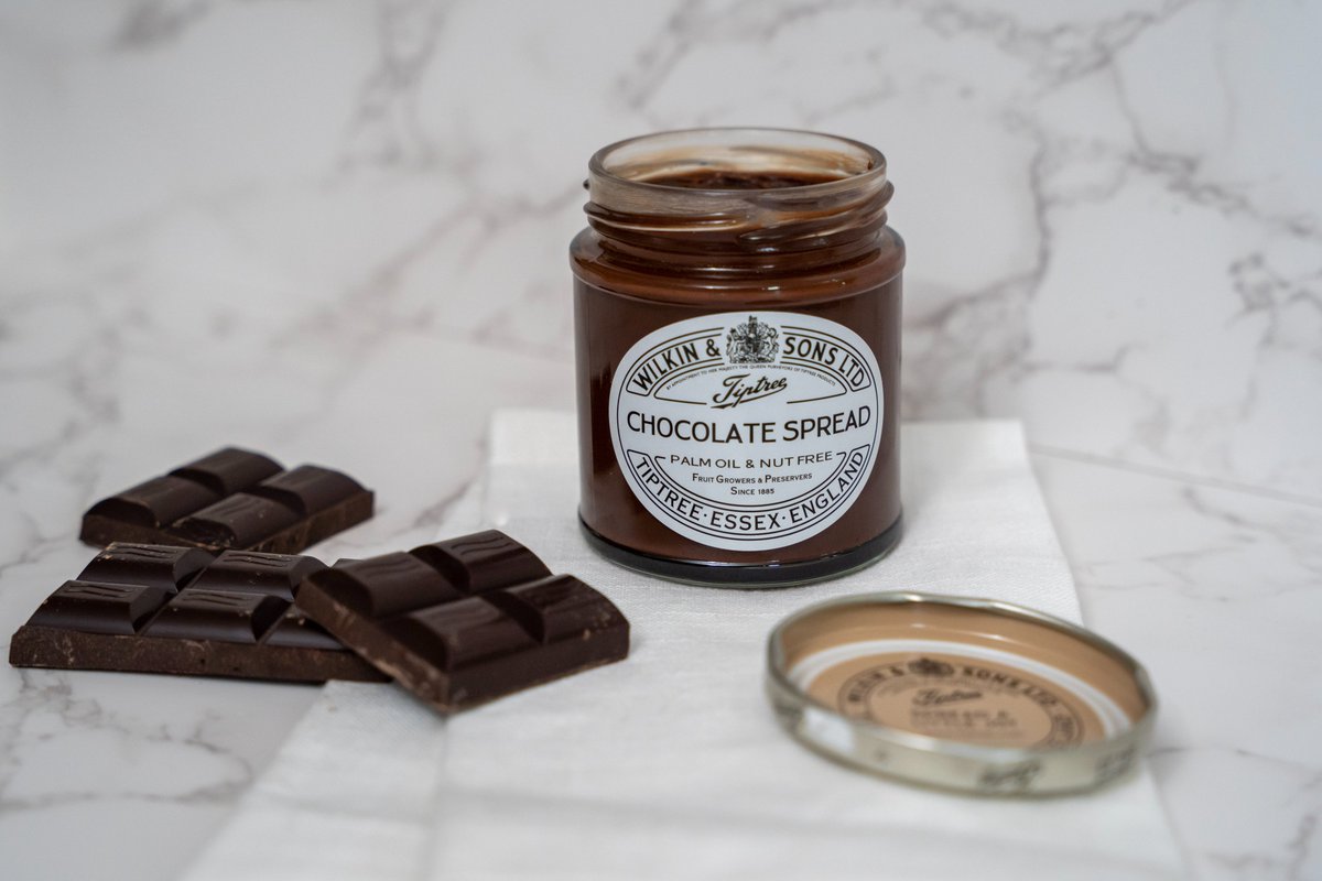 Did you know our Chocolate Spread is nut-free & palm-oil free? 🍫 The perfect spread for Easter! 🐣 tiptree.com/collections/cu…