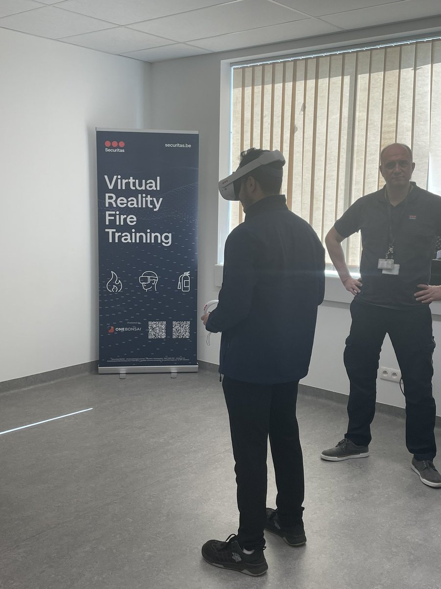 BRU Safety Fair supported by @BrusselsAirport @Gate_Gourmet and @Securitas_Group portraying key safety messages such as Stretching, Driving standards, Safety reporting and VR Fire training.
@AOSafetyUAL #bruownsit