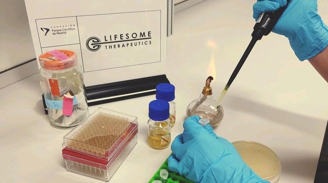 We have just inaugurated our #Microbiology Lab! Here, we will investigate the #antibiotic properties of Ohmline, our therapeutic #nanotech system. Let’s fight antibiotic resistance together! #DrugDevelopment #Biotech