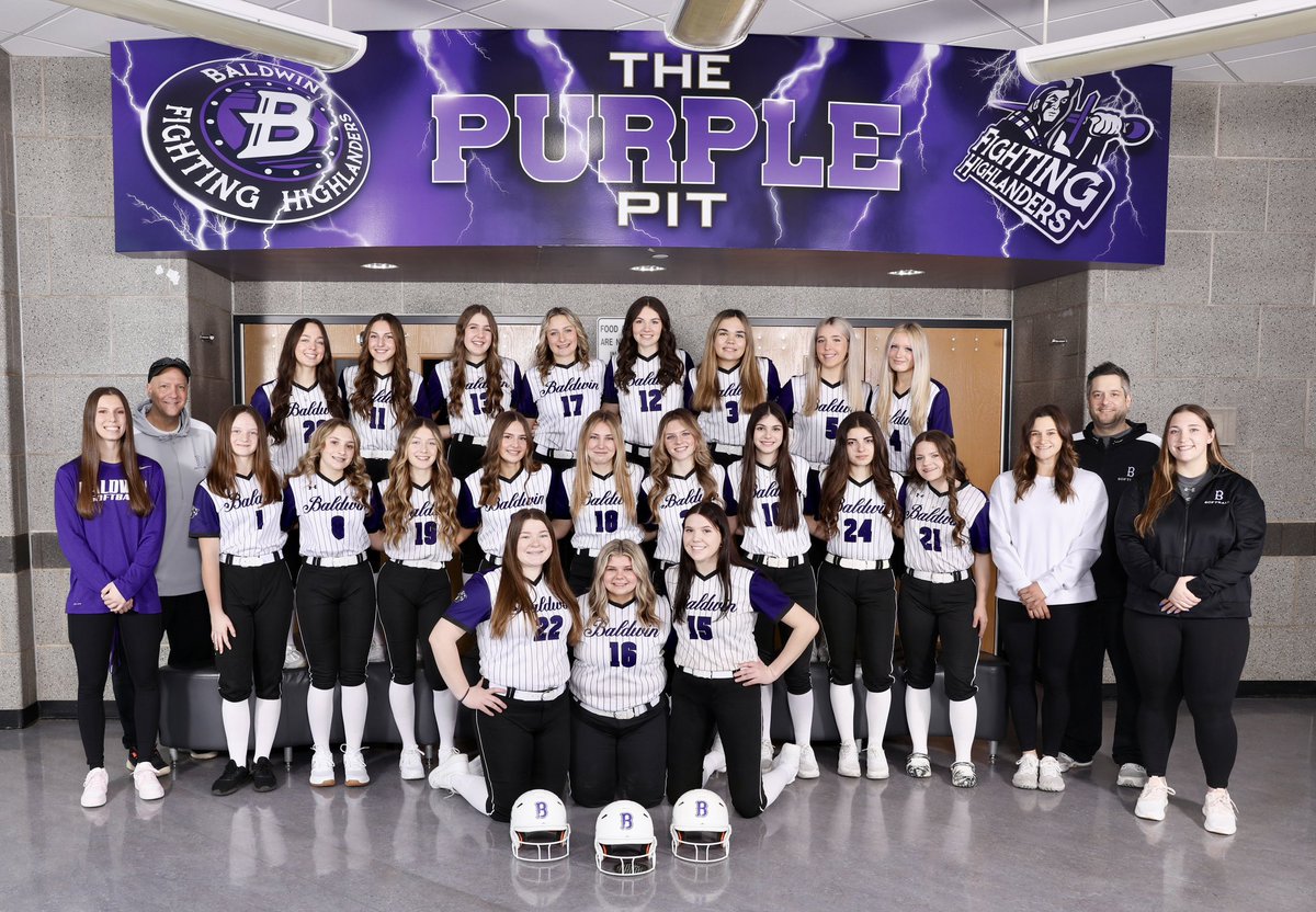 BHSsoftball2024's tweet photo. Come out to our HOME OPENER and first section game of the season this afternoon! 
📆3/25
🕣5:00 Varsity 
📍BHS Far Field 
🆚Seneca Valley @SVSoftballSV https://t.co/nSQOw0PWvE