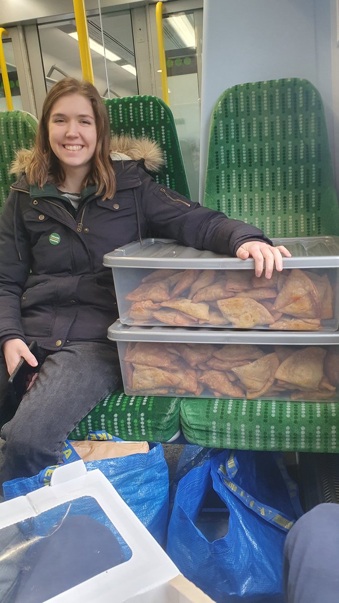 En route to London with 200 samosas for the farmers!

#savebritishfarming #tractorrally