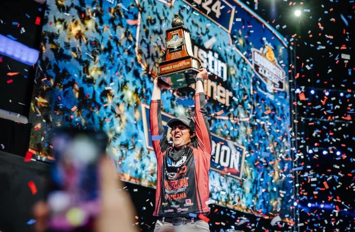 Fun week here in OK.  Never a dull moment during Classic week.  Thanks to Tulsa for showing up and showing out! 
HUGE congrats to Justin Hamner Fishing for the W 🏆

Special thanks to my family, sponsors, and fans for all the heartfelt support this week 🙏🏻