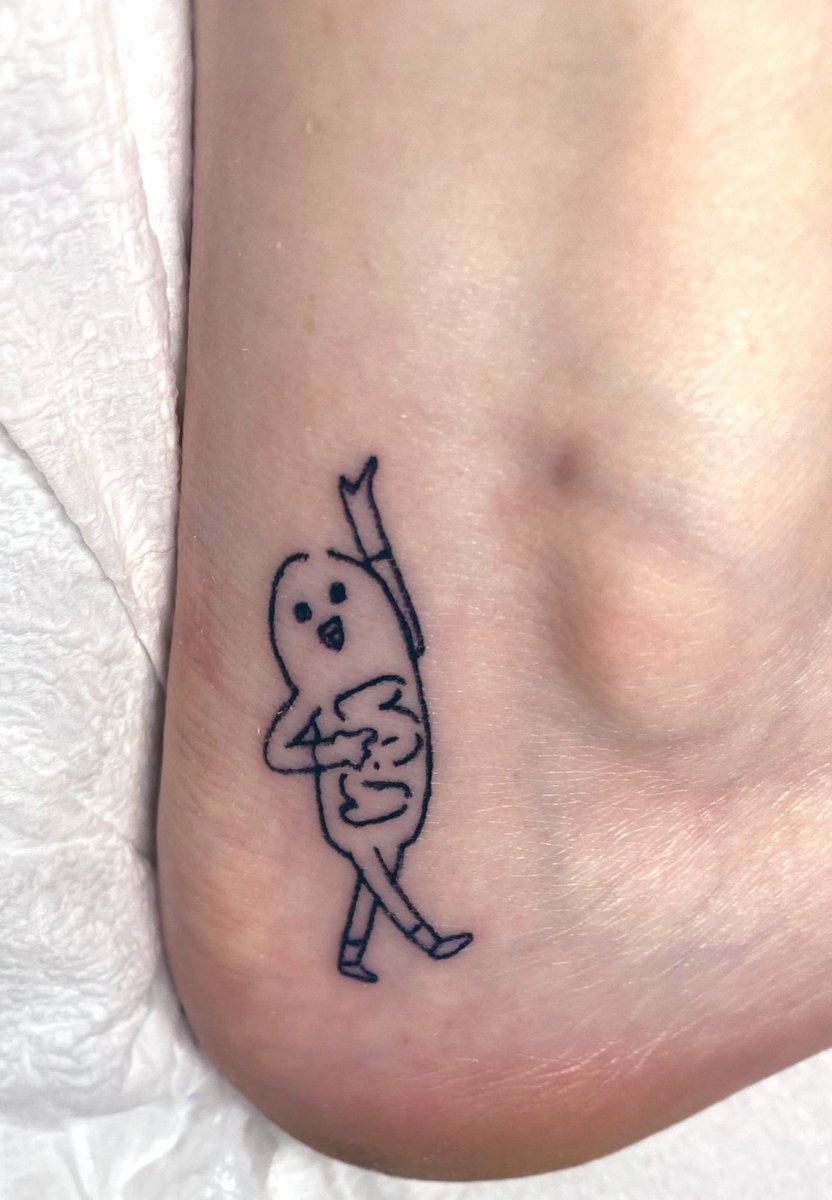 Well - I did a thing!! Look at my perfect boy!! @HawtDawgPics I hope you approve 🤭 Kate’s doodle of Hawt Dawg Man lives forever on me to bring me joy & celebrate all that @LifeIsStrange / @DONTNOD_Ent mean to me❣️ S/o to @JessReefTattoos for being the GOAT 🫶🏼