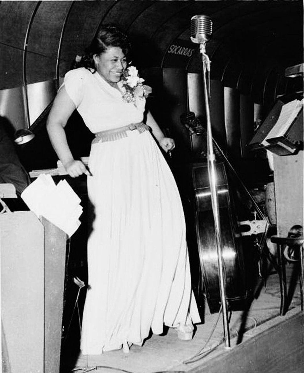 Singer Ella Fitzgerald didn't start out a singer. In 1934, at the Apollo's Amateur Night contest, when her name was pulled to compete she was going to dance. The dance act ahead of her was such a success that she changed her mind and sang instead.
#ellafitzgerald #jazz