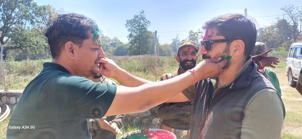 It’s always wonderful to celebrate Holi with the ‘green soldiers’, at the anti-poaching camps located deep inside the forest. Their duty towards nature conservation keeps them away from their families, even during festivals. Let’s #Respect their dedication and appreciate their…