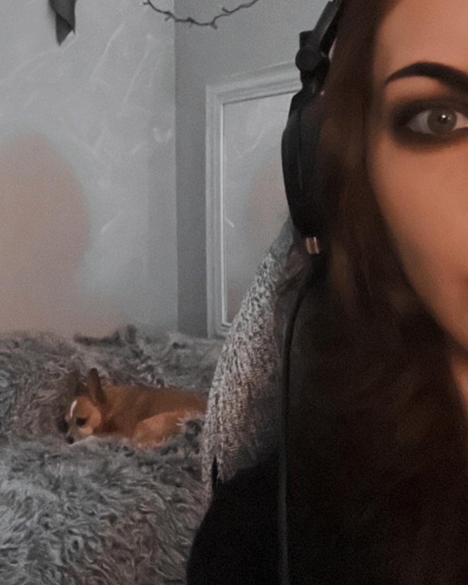 ERoyaltea's tweet photo. 🚨L⃨I⃨V⃨E⃨ S⃨O⃨O⃨N⃨🚨 It’s my first day on the job! 👀 I’m On Observation Duty 5 over on #twitch today. 11am-3pm EST. We’re gonna be fine. 😀 https://t.co/THCOgnK2Gc