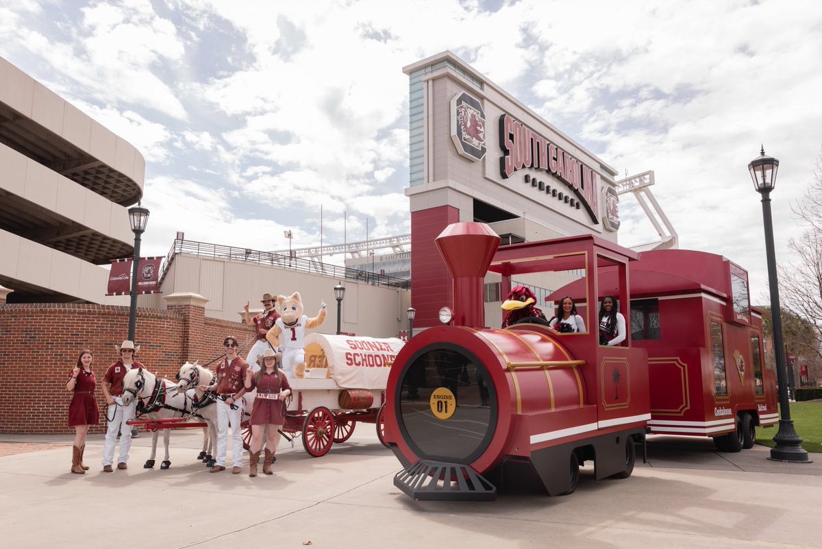 OU_Athletics's tweet photo. Rollin' through the South 

📍 SC » FL » UGA » AUB

#SchoonerRoadshow