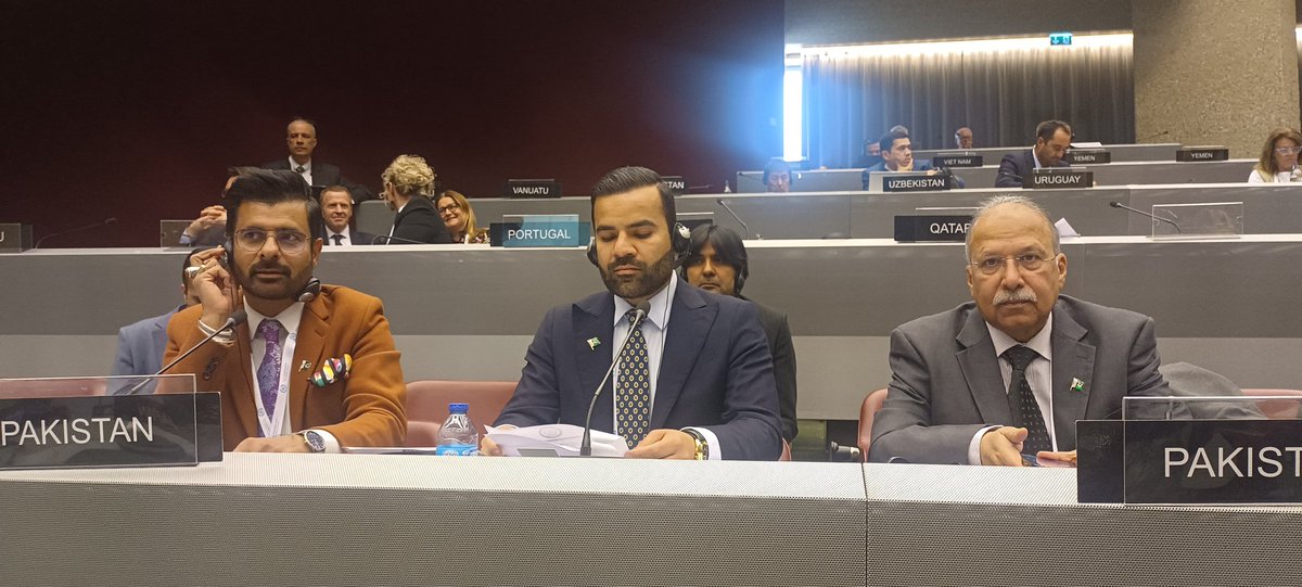 Syed Shamoon Hashmi (@shamoon_hashmi) on Twitter photo The Pakistan delegation as our young Parliamentarian <a href="/BrAqeelMalik/">Barrister Aqeel Malik</a> holds the fort at the #IPU148
<a href="/Wahhajbintahir/">Tahir Hussain</a>
<a href="/NAofPakistan/">National Assembly 🇵🇰</a> The Pakistan delegation as our young Parliamentarian <a href="/BrAqeelMalik/">Barrister Aqeel Malik</a> holds the fort at the #IPU148
<a href="/Wahhajbintahir/">Tahir Hussain</a>
<a href="/NAofPakistan/">National Assembly 🇵🇰</a>