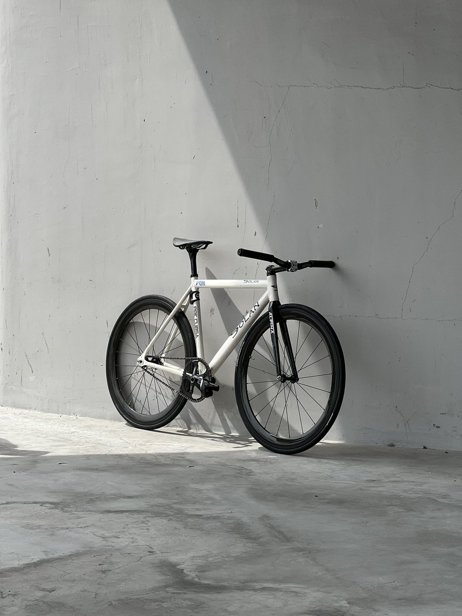 esacreza tweet media