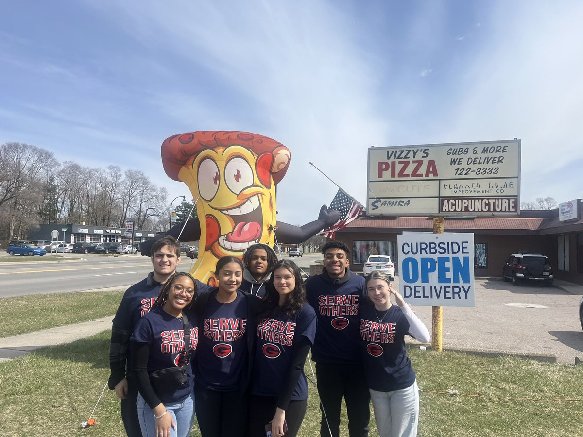 Thanks Vizzy's Pizza Palace for supporting John Glenn Athletics. They helped feed our student athletes during March is Reading Month 2024! #WinForever🏆 #RocketNation🚀 #WeComing🎯 @vizzypizza